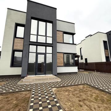 Карпатська, 15