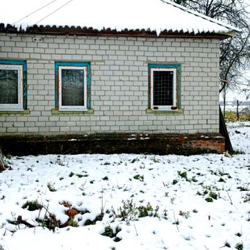 Невеликий будинок під дачу в селі Буди.