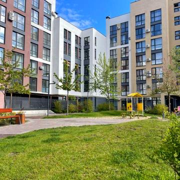 Продаю в новому ЖК 1-кімнатну квартиру з двориком ЖК Емоція