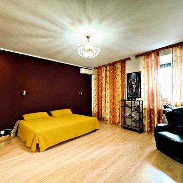 Мироносицька вул., 75