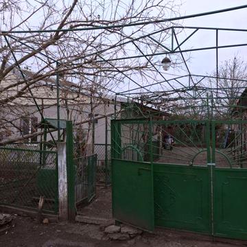 Будинок в с.Вигода, літня кухня, гараж для мототранспорта, підвал.