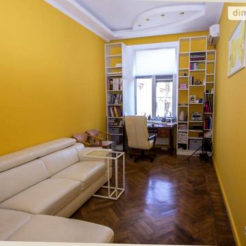 Продаж 4к Квартира вул. Кінна