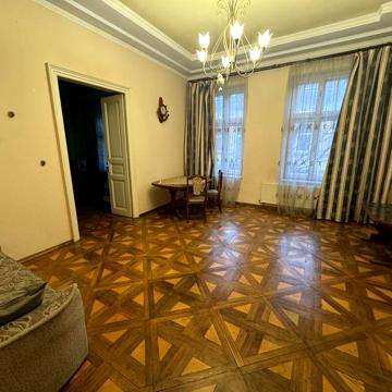 Продаж 2-х кімнатноії квартири по в. Шопена