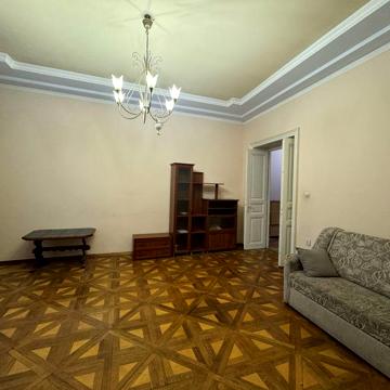Продаж 2-х кімнатноії квартири по в. Шопена