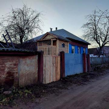 Продається будинок в житловому стані.