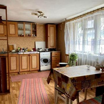 Продам будинок з зручностями в центрі села Фурси