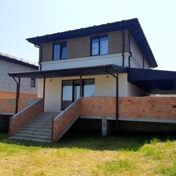 ЯКІСНИЙ БУДИНОК в закритому містечку, чекає саме не тебе.