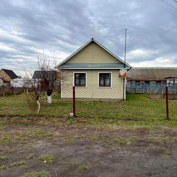 Продам будинок із земельною ділянкою