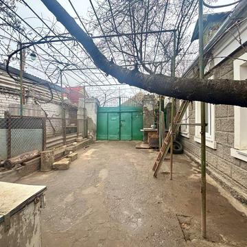 Продам два будинки в одному дворі Соляні