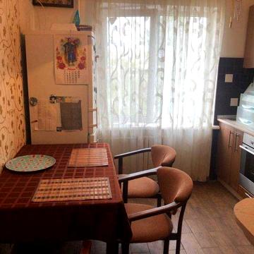 Продам 2 к.кв. з ремонтом на вул. Шолохова -можливо  держ . програми.