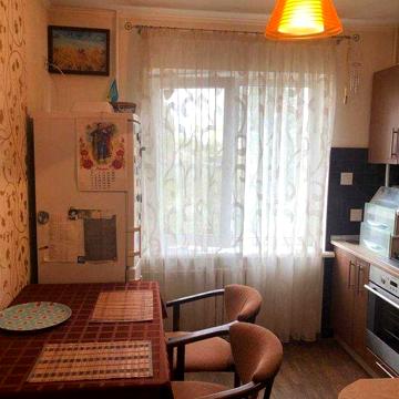 Продам 2 к.кв. з ремонтом на вул. Шолохова -можливо  держ . програми.