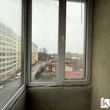 Українських Декабристів вул., 45