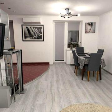 Продаж квартири 3 кімнати з ремонтом Мукачево Росвигово