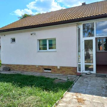 Таунхауз у довгострокову аренду. 11,9т.гр..