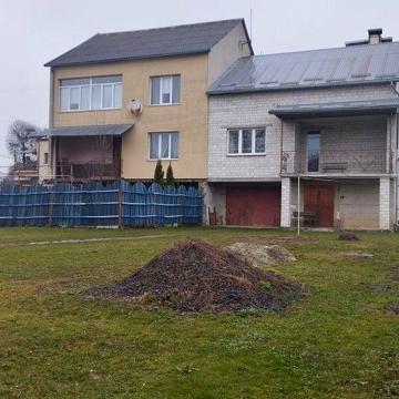 Продаж будинку в центрі Пустомит
