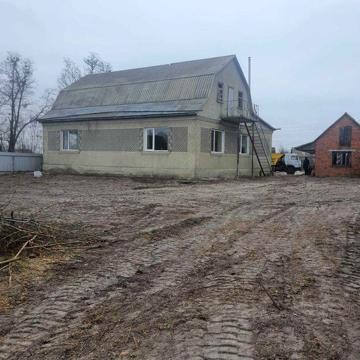 Будинок з ділянкою в Макарові