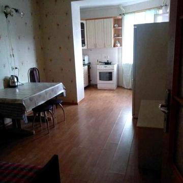 Продаж 2к квартири 70м2, бульвар Незалежності 17, центр міста Бровари