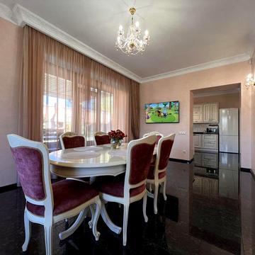 Продаж VIP-будинку для справніх гурманів