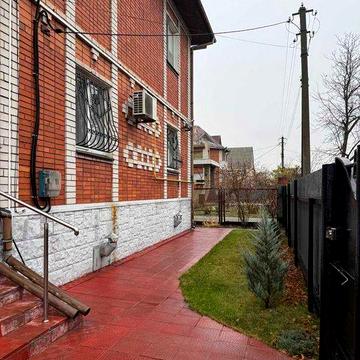 Продам дом в Павлограде. 310 м² с мебелью, 10 сот. Без комиссии