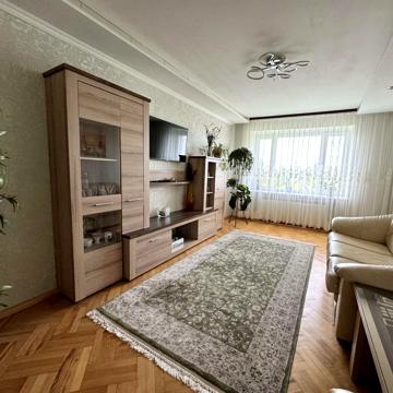 Демнянська вул., 8