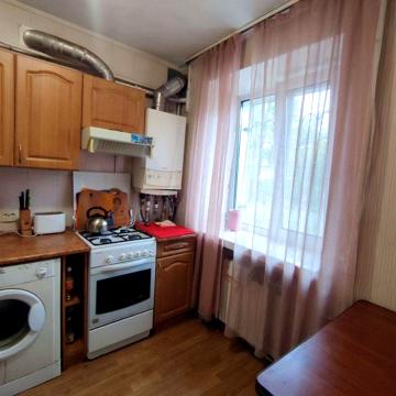 Продаж 2 кімнатної квартири (45,9 м.кв.) + невеликий гараж,  Боярка