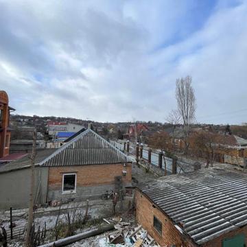 Поділ, новий двоповерховий будинок
