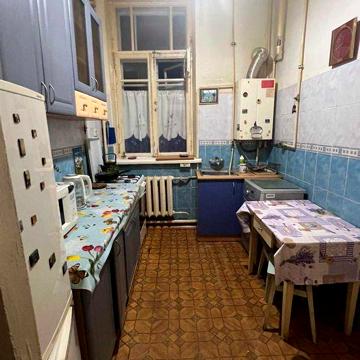 2-кімнатна квартира в центрі міста на Артинова ( р-н вул. Соборної ).