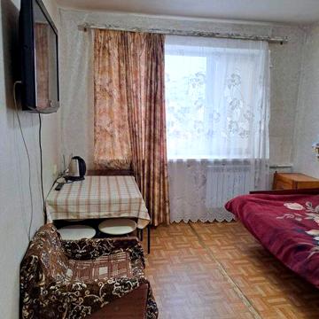 Продам малосемейку на метро Индустриальная