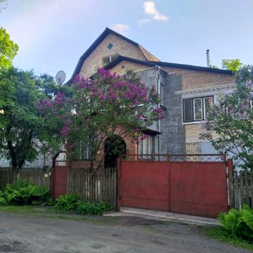 Будинок в Клавдієво -Тарасове в затишному місяці біля лісу ,можна по с
