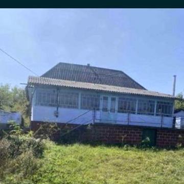 Продам газифікований будинок з приватизованою земельною  ділянкою