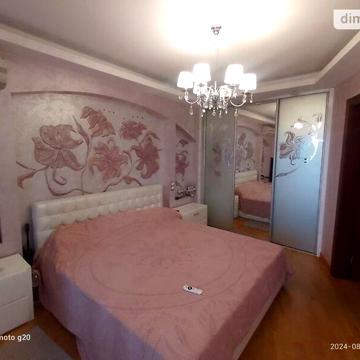 Продаж 3к Квартира вул. Набережна Перемоги