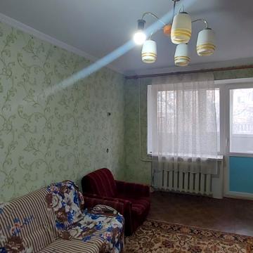 Театральна вул. (Васляєва), 4