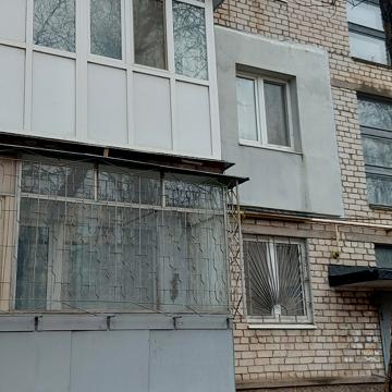 Театральна вул. (Васляєва), 4