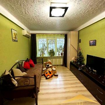 Продаж 3-к квартири по вул. Гоголя на майдані Вернадського