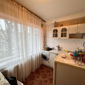 Братиславська вул., 20