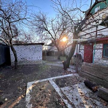 Будинок - 5 кімнат, гараж, ОКРЕМИЙ двір, центр