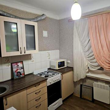 Сдаю  1к  квартиру  в центре  , автономка..Возможно  на короткий срок.