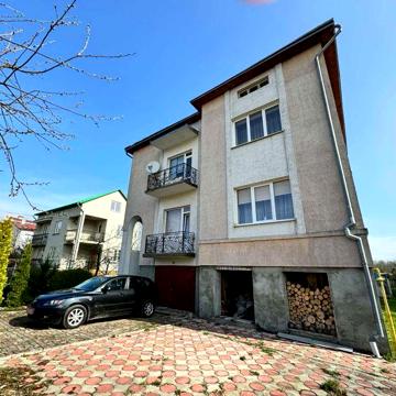 Продаж 3-х поверхового будинку + земля, р-н вул. Спортивна, Дрогобич!