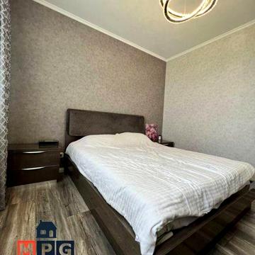 Продаж / Квартира / вул. Новгородська, Харків