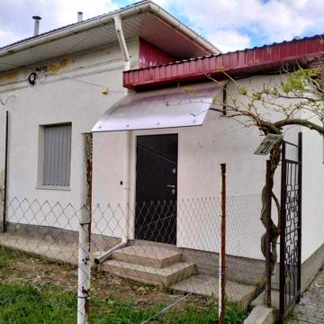 Продам  3-ком. квартиру на земле в Институте Таирова ул. 40 Лет Победы
