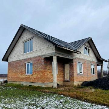 Продам будинок з земельною ділянкою.