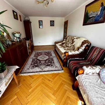 Продаж затишної квартири по вул.Тракт Глинянський за вигідною ціною.