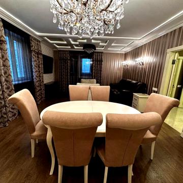 Продам шикарну 3-к квартиру у центрі міста в новобудові