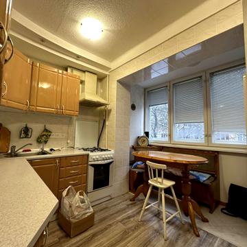Леся Курбаса просп., 18а