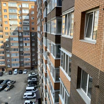 Івана Похитонова вул., 4