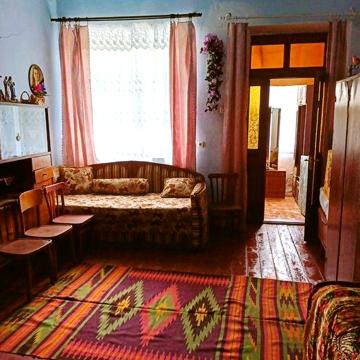 Продасться 1/4 будинку(однокімнатна квартира) у приватному будинку.