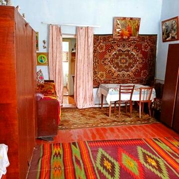 Продасться 1/4 будинку(однокімнатна квартира) у приватному будинку.