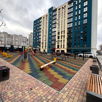 Героїв Дніпра вул., 6