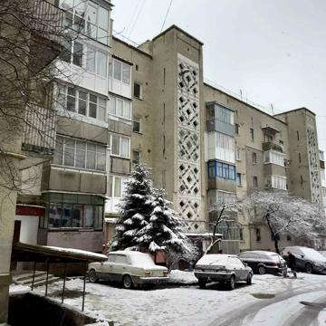 Дівоча вул., 9