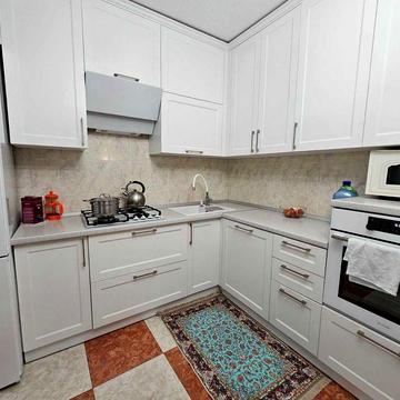 Продаємо  гарну частину будинку з окремим двором на Мальованці